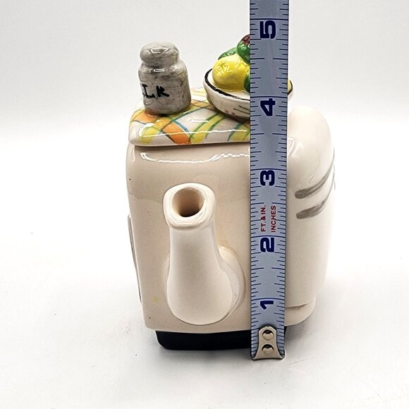 WELCOME ENT. CO. LTD. Vintage Ceramic REFRIGERATOR Creamer Kitchen Country Farm - Picture 10 of 11